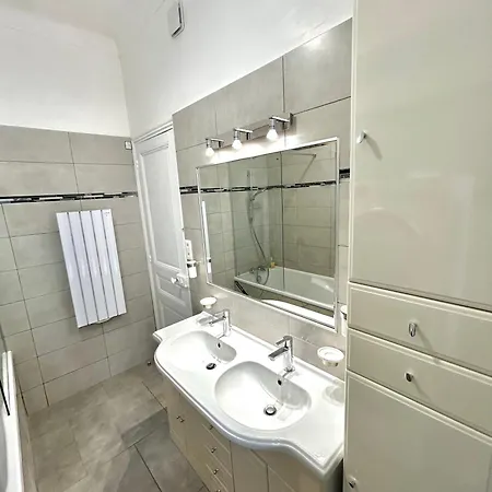 Apartment Amiral Courbet *